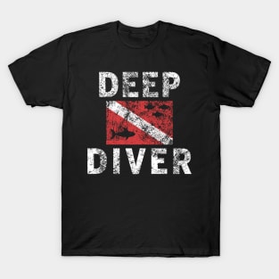 Diving Deep Sea Fish Shark Diver Gift T-Shirt